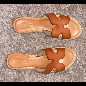 Women’s Eye Catching Glat Sandals